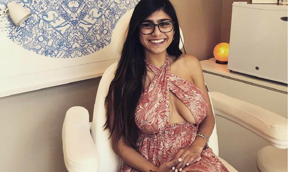 Mia Smiles Mia Smiles Asian Exchange Student Porn 1