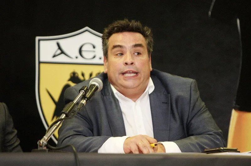 Δημάτος : «Είδατε κανέναν να ασχολείται σοβαρά;» (pic)
