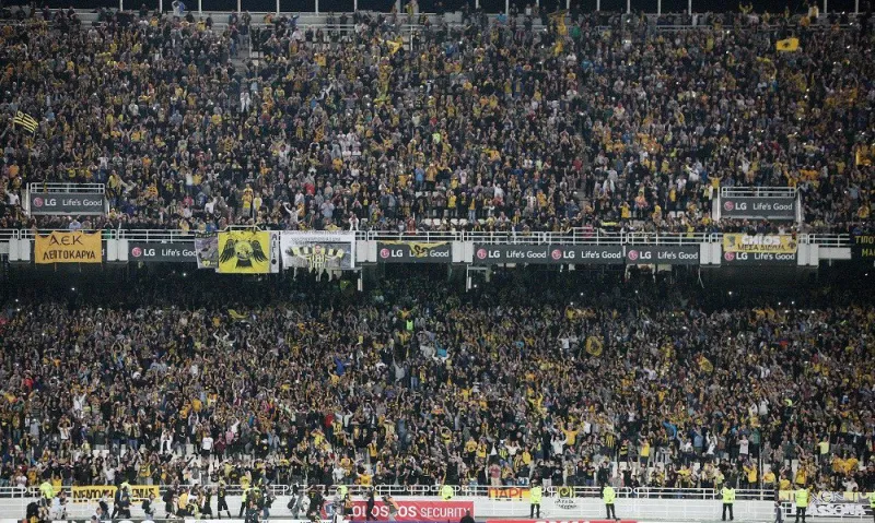 Ουρές για τα εισιτήρια της Ριζούπολης