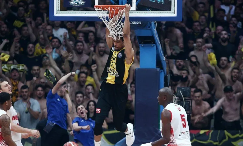 Πάσαρε ο Λαρετζάκης, κάρφωσε ο Χάντερ (vid)