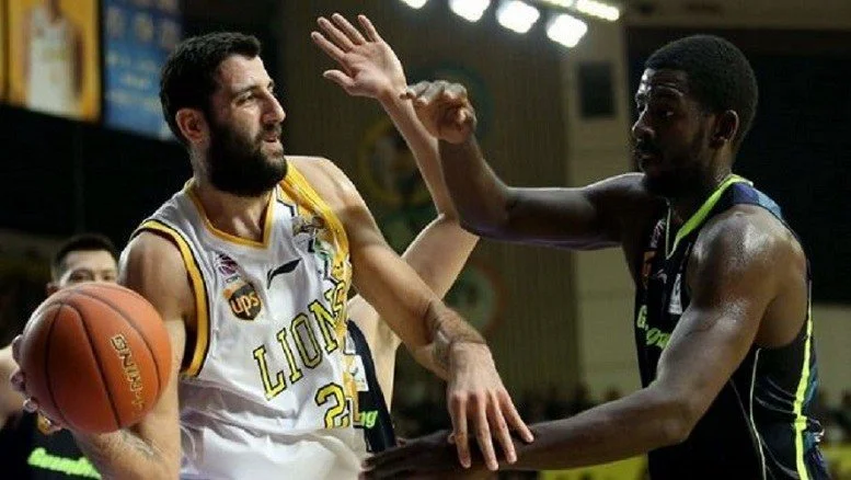 Ο Μπουρούσης, το πιάνο, ο Γονίδης και τα… αυγά (vid)