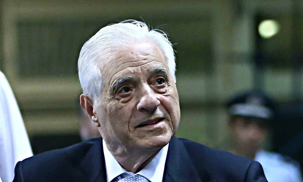 Σε λαϊκό προσκύνημα η σορός του Παύλου