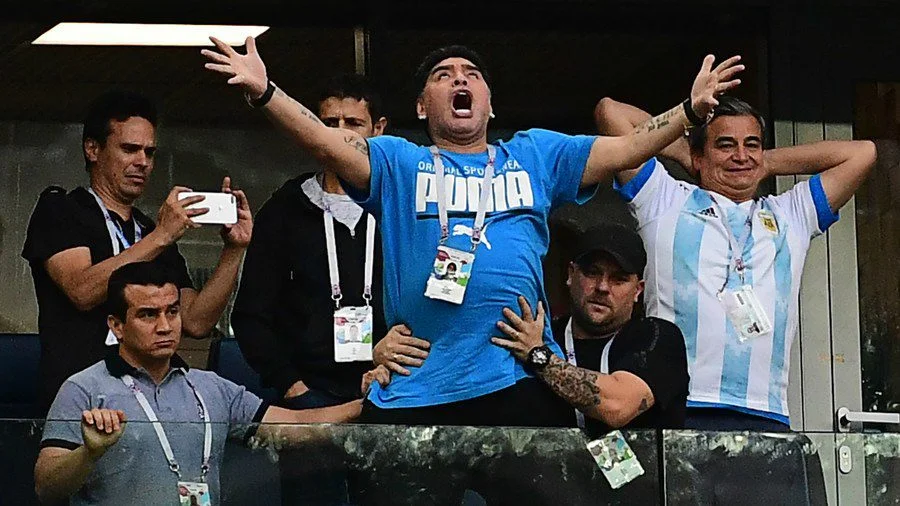 Η FIFA ζητά σεβασμό από τον Μαραντόνα
