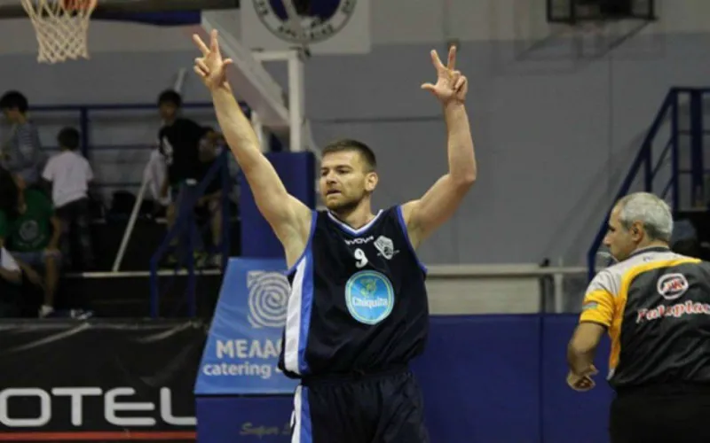 Δύο μεταγραφές η Καβάλα