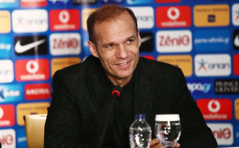 Μπασινάς: «Θα αποφασίσουμε για την έδρα»