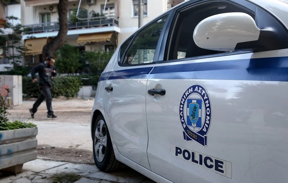 Συναγερμός για ύποπτο δέμα έξω από το δημαρχείο Μενιδίου