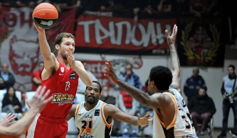 Basket League: Δοκιμάζεται στην Πάτρα ο Ολυμπιακός