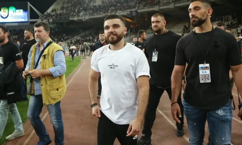 Κάνει πλάκα στον Ολυμπιακό ο Σαββίδης