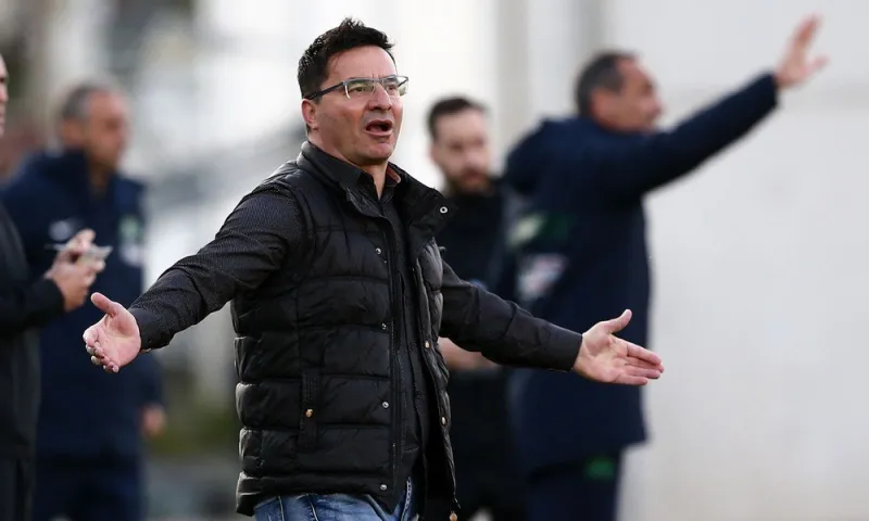Βελέντζας: «Να στήσουμε έναν κορμό»
