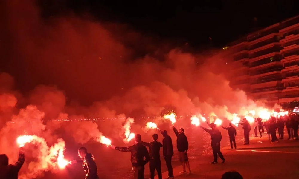 Απίστευτο pyroshow: Πήρε φωτιά η πόλη! (vids)