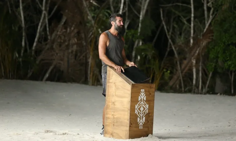 Survivor 23/4: Θα πέσει… ξύλο απόψε! (videos)