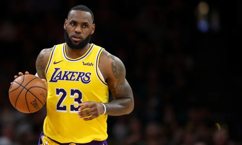 King James: Συνομιλίες με Λέοναρντ και Μπάτλερ (vid)