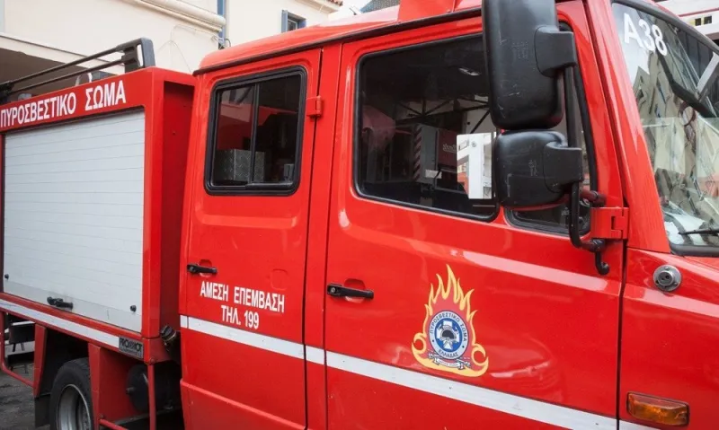 Λαύριο: Μεγάλη φωτιά κοντά στη βιομηχανία όπλων