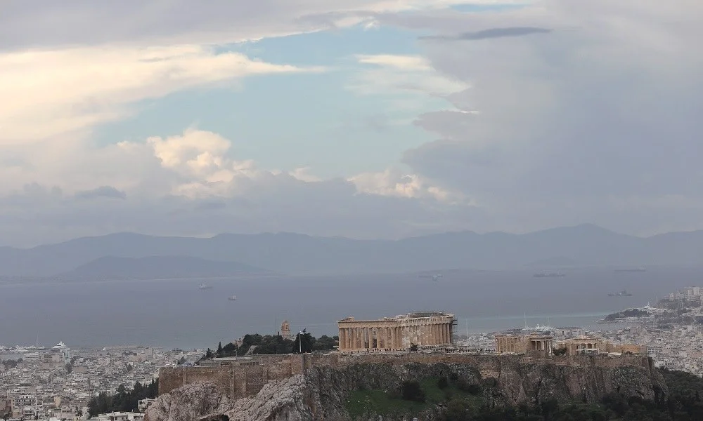 Καιρός 23/7: Αρκετή ζέστη και βροχές!