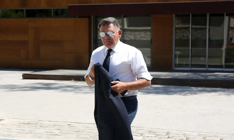 Κούγιας: «Γίνεται της… μαϊμούς το πελεκούδι...»!