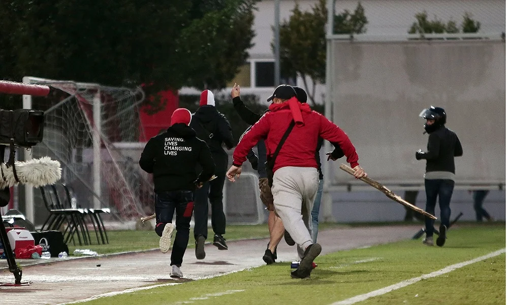ΝΤΡΟΠΗ! Ολυμπιακός Κ19 - Μπάγερν Κ19: Ντου και διακοπή