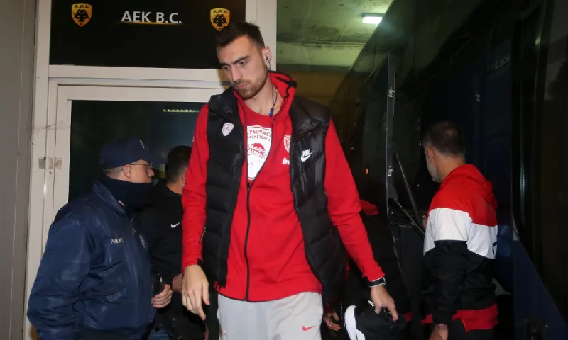 Ολυμπιακός: Χωρίς τον Μιλουτίνοφ με Μπαρτσελόνα