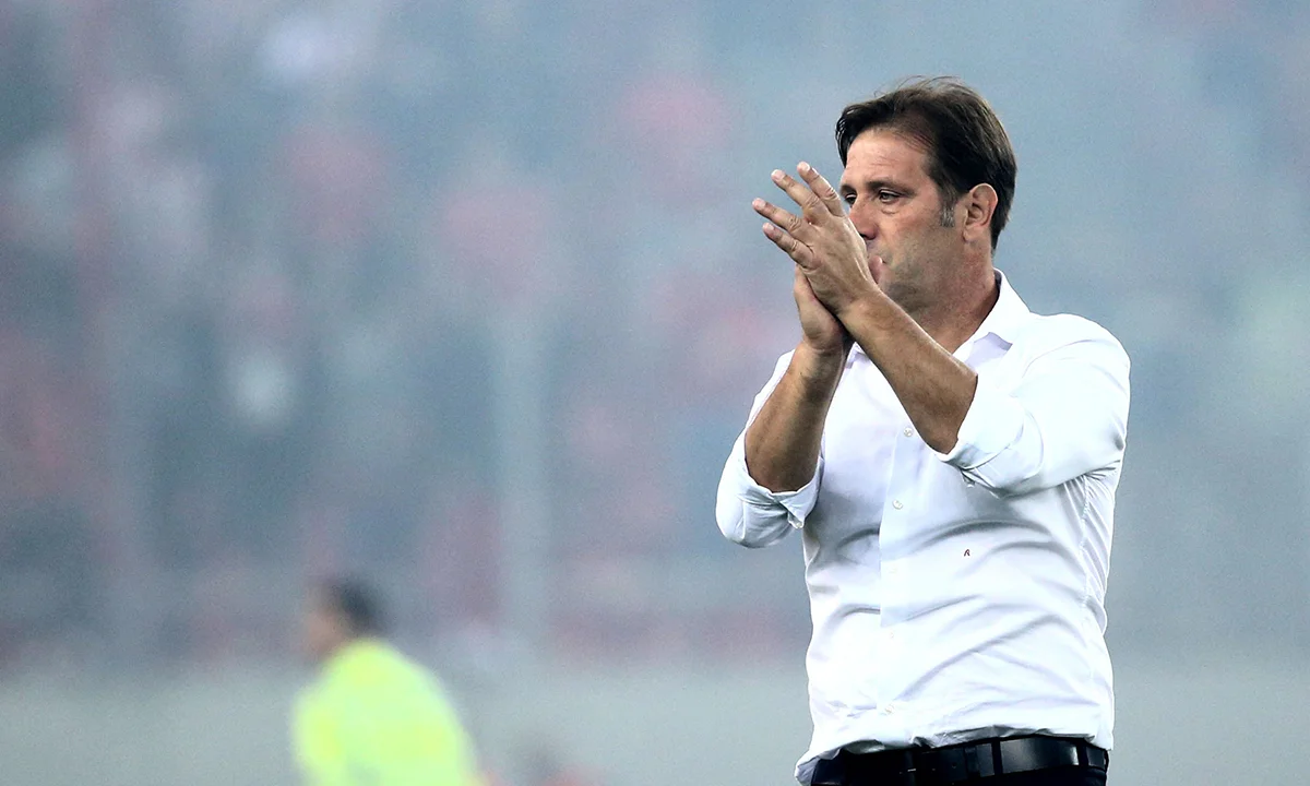 ΑΕΚ - Ολυμπιακός: 4-3-3 με τρία χαφ και Αβραάμ