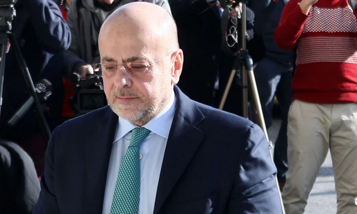 Αλαφούζος σε Δώνη: «Ή εσύ ή ο γιος σου στην ομάδα»