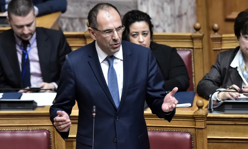 Γεραπετρίτης: Η ατάκα του για τα ΜΑΤ που προκάλεσε γέλιο στη Βουλή