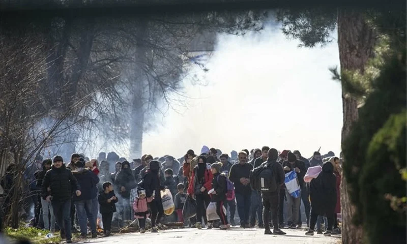 #IstandwithGreece: Η Ευρώπη στο πλευρό της Ελλάδας (pics)