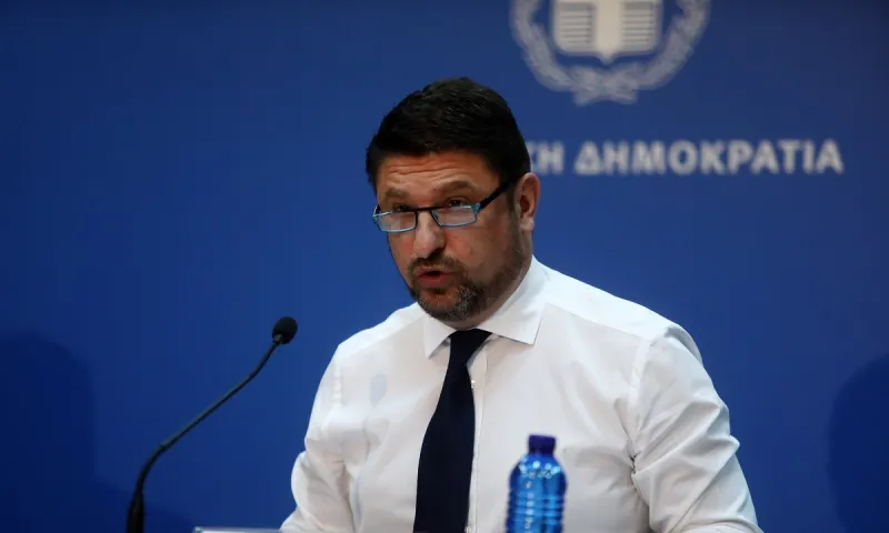 Χαρδαλιάς: «Η απαγόρευση κυκλοφορίας παρατείνεται μέχρι τις 27 Απριλίου» (vids)