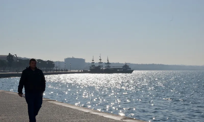 Καιρός 11/4: Ανεβαίνει και άλλο η θερμοκρασία