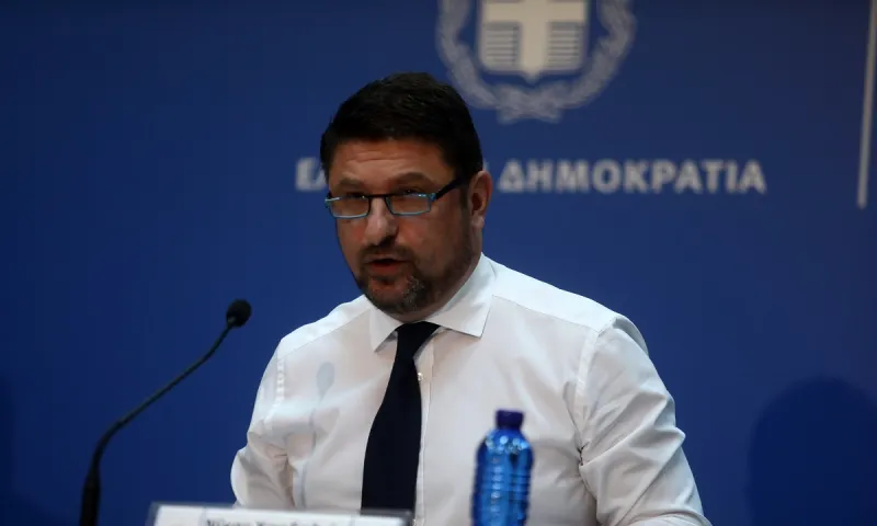 Κορονοϊός - Νίκος Χαρδαλιάς:  Κλειστά τα κοιμητήρια σε όλη τη χώρα την Μεγάλη Παρασκευή