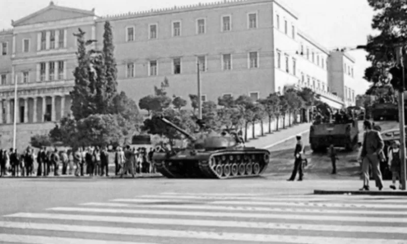 21 Απριλίου 1967: Το πραξικόπημα των Συνταγματαρχών (vids)