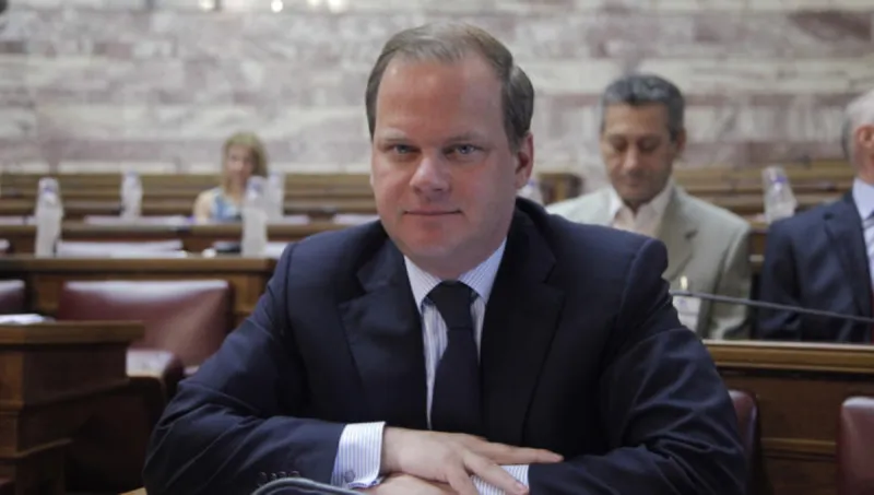 Καραμανλής: Μπέρδεψε τον Αυτιά με τον... Χαρδαλιά! (vid)