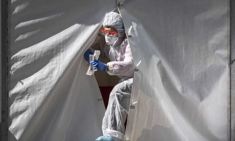 Κορονοϊός: 88 άνθρωποι νεκροί, ξεπέρασαν τα 200 χιλιάδες τα κρούσματα στη Ρωσία
