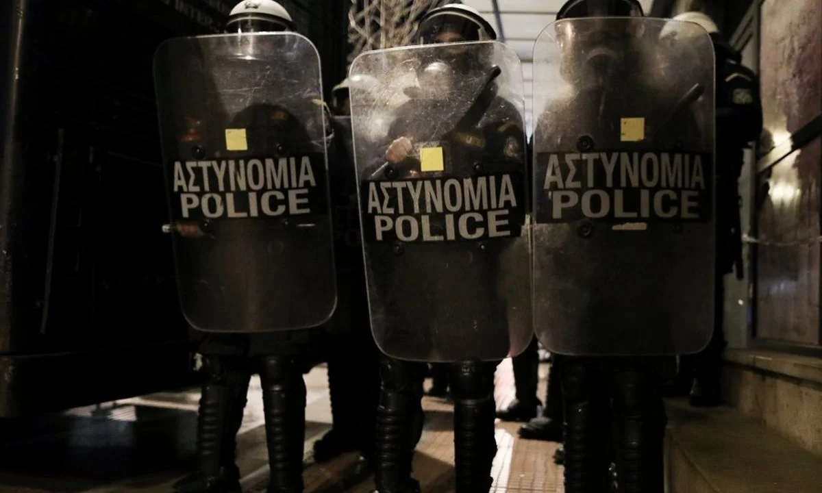 Κυψέλη - Επεισόδια: Αδύνατον να κυνηγάει η αστυνομία τον κόσμο (vids)