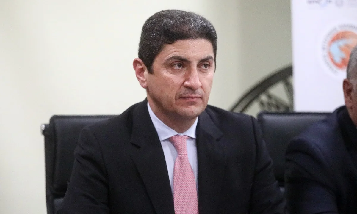 Αυγενάκης: «Άδειασε» τον Γεραπετρίτη - «Άλλος υπέγραψε για τον ΠΑΟΚ, όχι εγώ»