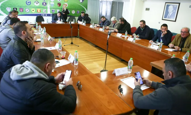 Τηλεδιάσκεψη Football League: Καμία απόφαση για επανέναρξη - Φινάλε χωρίς υποβιβασμούς