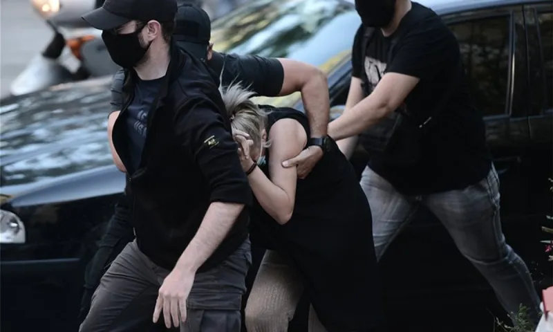 Επίθεση με βιτριόλι: Για κακούργημα διώκεται η 35χρονη