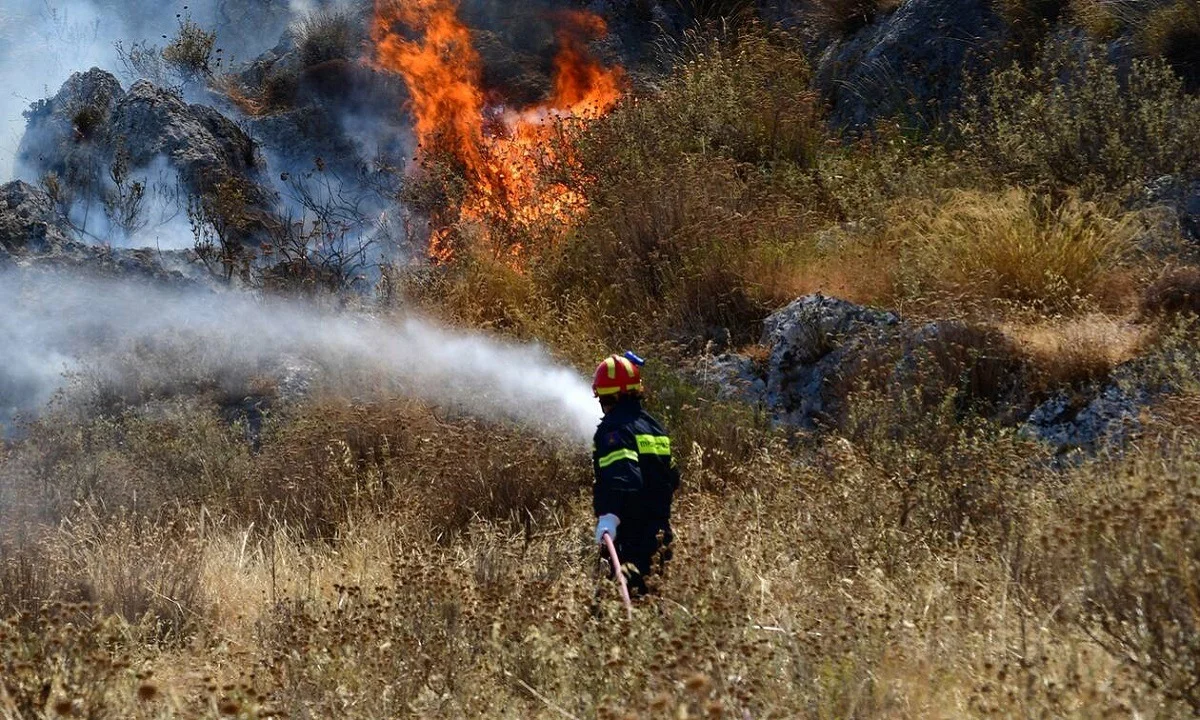Μεγάλη φωτιά στη Λέσβο
