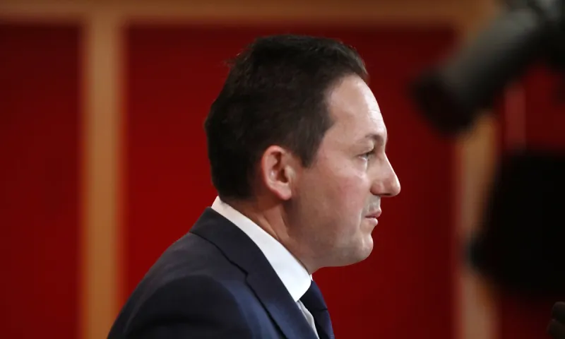 Κορονοϊός-Πέτσας: Υποχρεωτική χρήση μάσκας και στους εξωτερικούς χώρους των πλοίων!