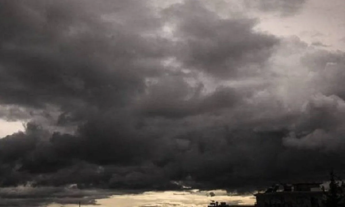 Καιρός 6/8: Άστατος με τοπικές βροχές και σποραδικές καταιγίδες