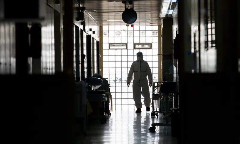 Κορονοϊός: Κατέληξε 84χρονη – Στους 222 οι νεκροί