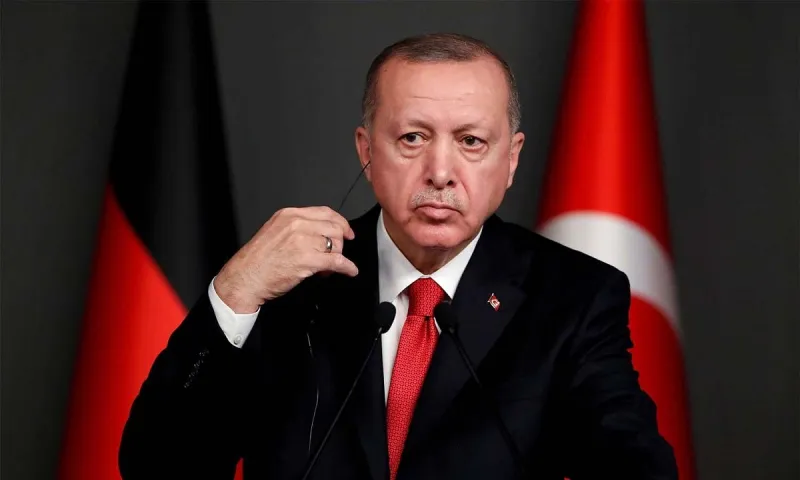 Παραλήρημα Ερντογάν: Ανόητοι Μητσοτάκης και Μακρόν
