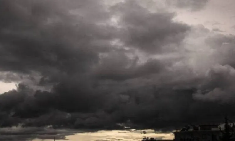 Καιρός 27/9: Βροχές στα δυτικά, ηλιοφάνεια στην υπόλοιπη χώρα