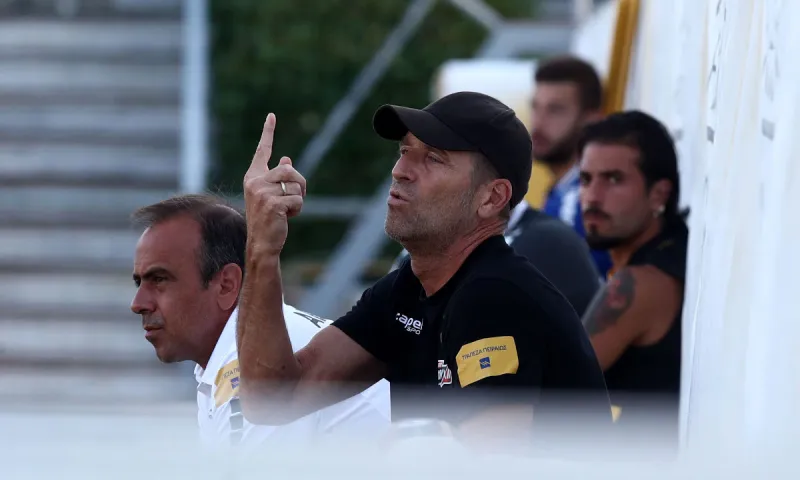 Καρέρα: «Με ανησυχεί η συνολική εικόνα της ΑΕΚ -Υπολογίζω τον Μπακάκη»
