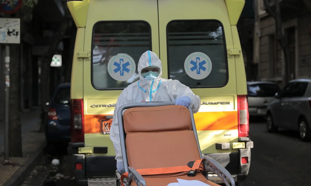 Κορονοϊός - κρούσματα: Ξανά πάνω από 400, δύο νέοι θάνατοι