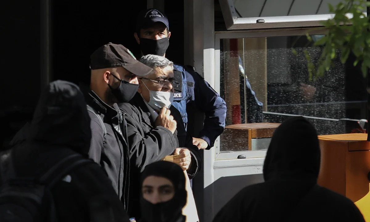 Χρυσή Αυγή: Έφτασαν στις Φυλακές Δομοκού οι καταδικασθέντες - Η διαδικασία που θα ακολουθηθεί (vid)