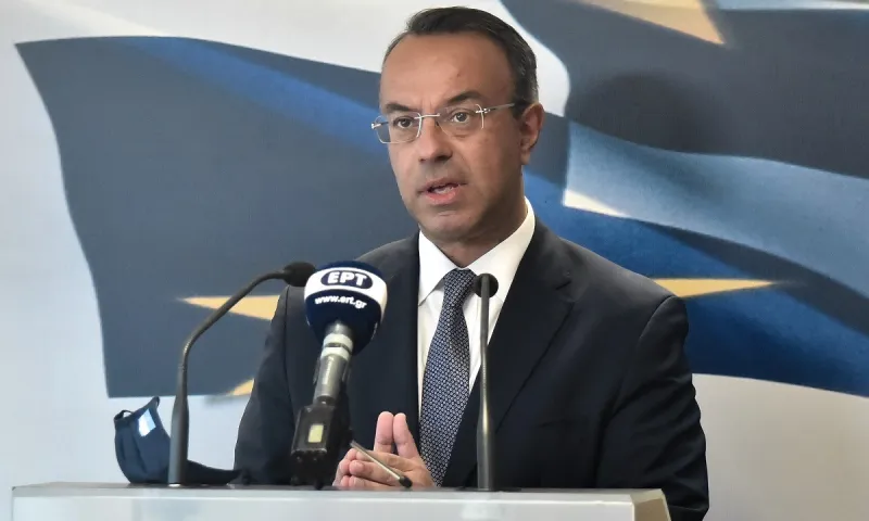 Σταϊκούρας: «Δέκα μέτρα για την ενίσχυση της οικονομίας - Ποιοι παίρνουν το επίδομα 800 ευρώ»