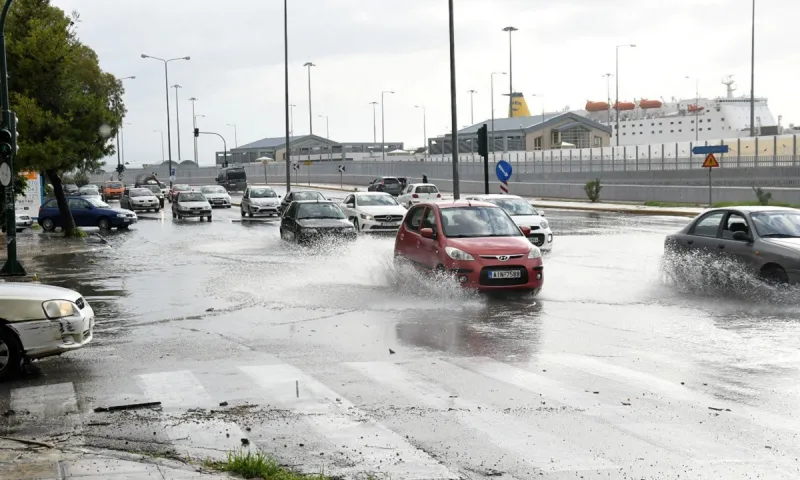 Χαλάει ο καιρός το Σάββατο (7/11): Βροχές και θυελλώδεις βοριάδες (vid)