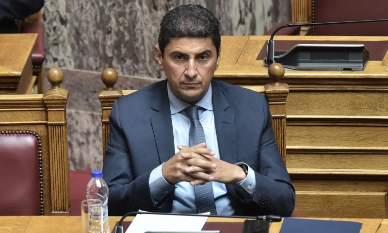 Απαράδεκτος - Ο Αυγενάκης τραβάει το σχοινί στο θέμα με την Στεφανίδη