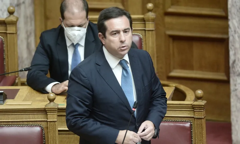 Μηταράκης: Στην αντεπίθεση περί «φύλαξης των συνόρων»