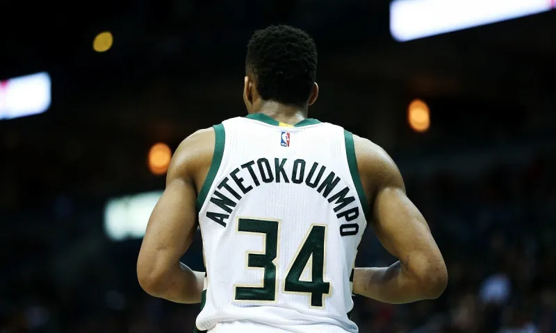 NBA: Νέα ήττα για τους Μπακ, «διπλός» ο Γιάννης (vids)