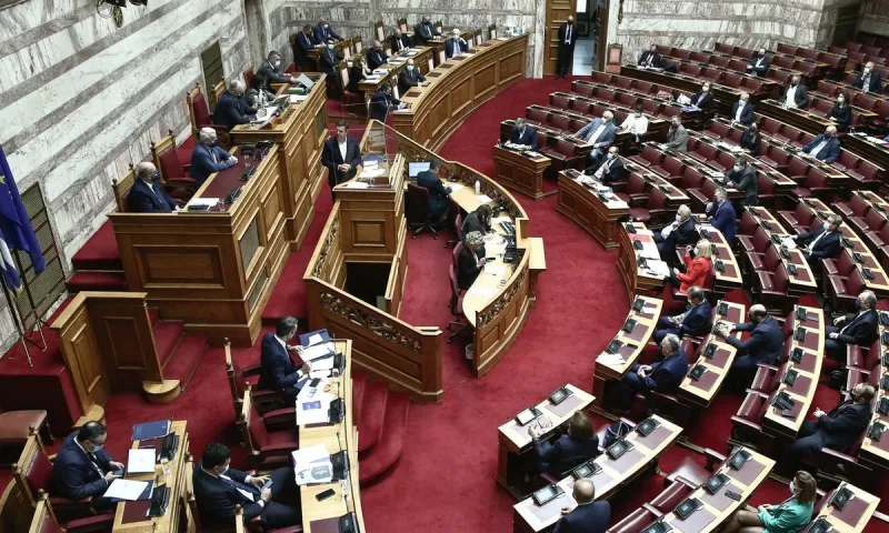 Βουλή: Ένταση για την ασυλία Αδαμοπούλου - Κοινοβουλευτική εκτροπή κατήγγειλε ο Τζανακόπουλος